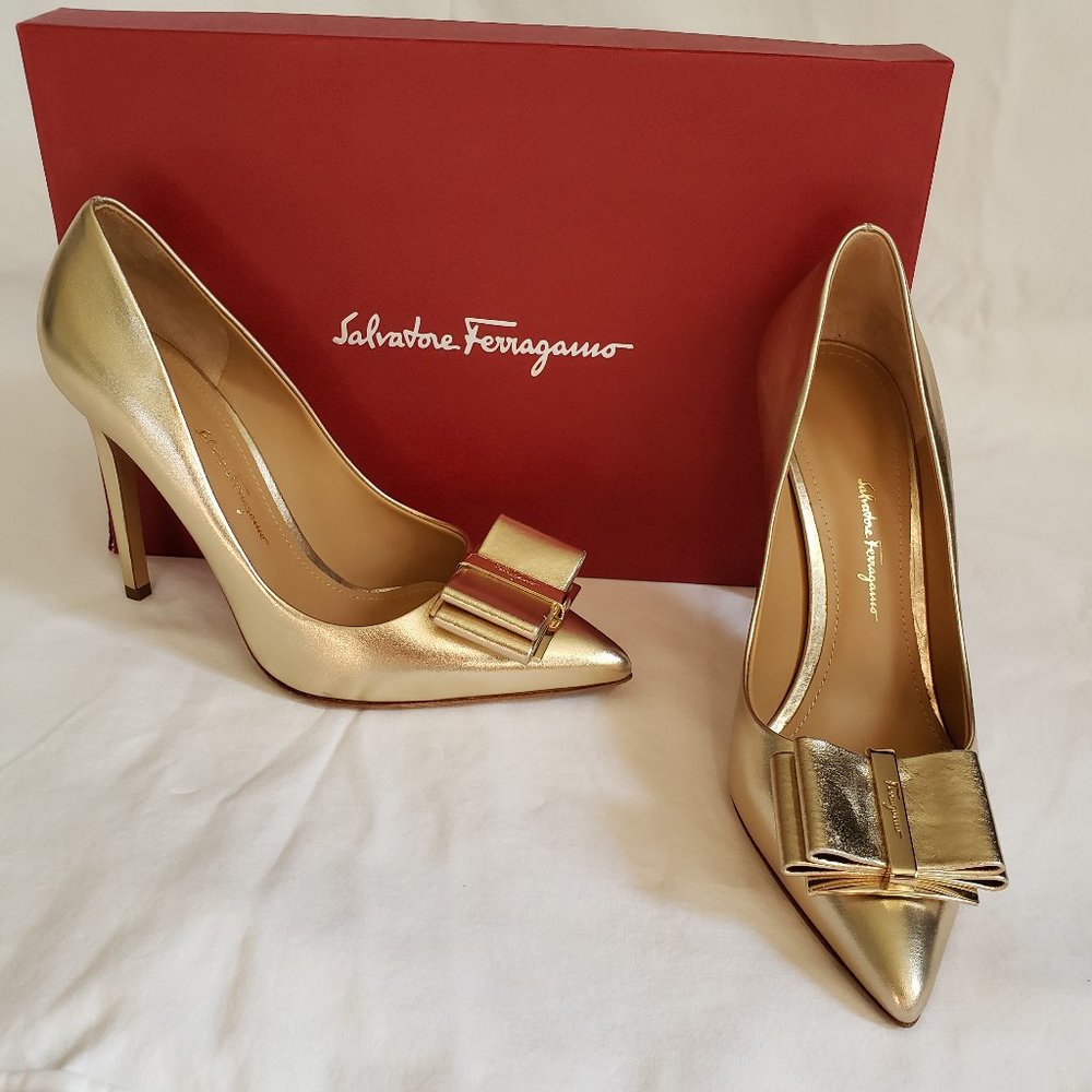 New Salvatore Ferragamo "Zeri X5" Gold Pumps